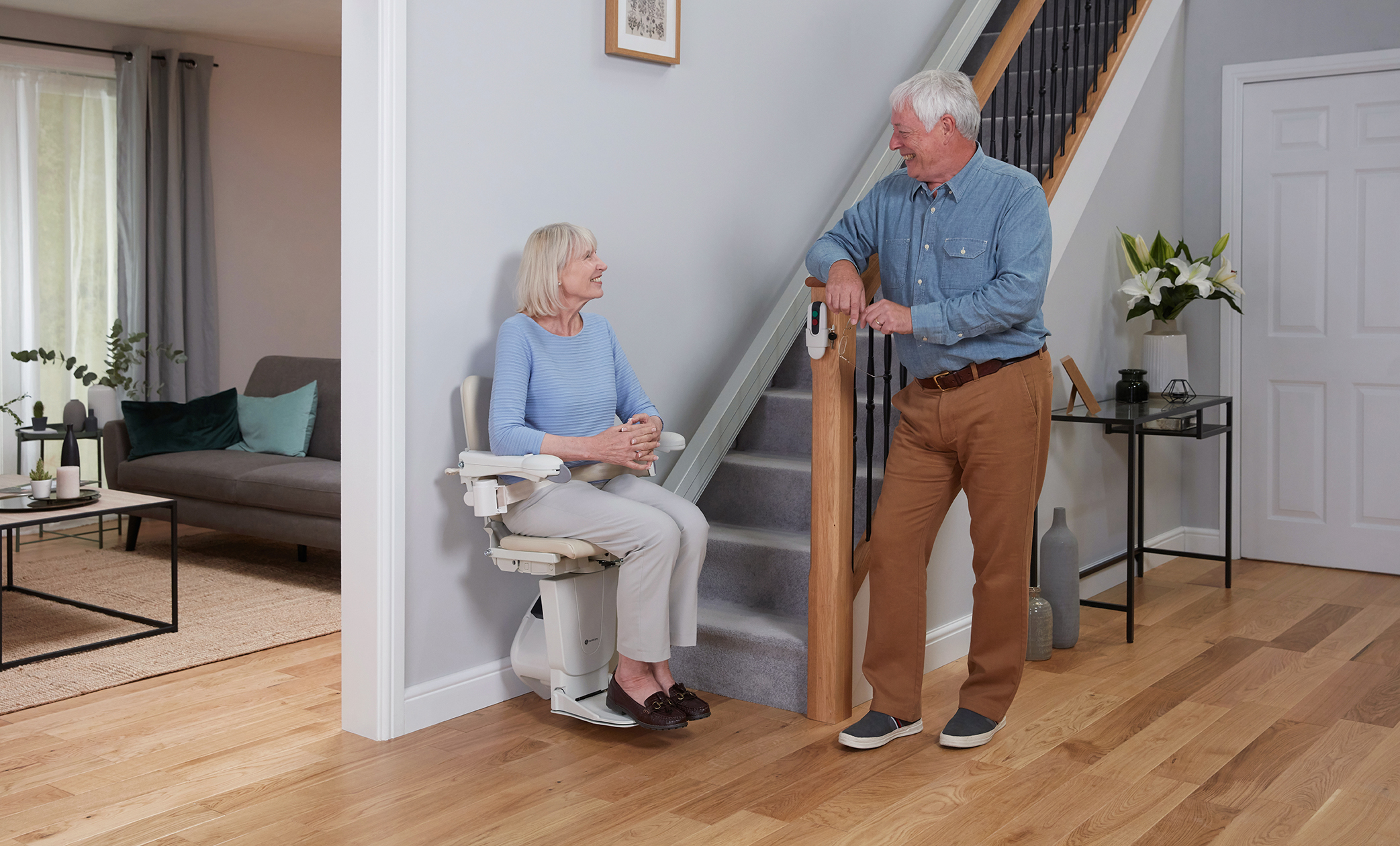 Foto: 1100 couple with stairlift 2