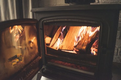 Foto : Op zoek naar wat warmte in huis? Denk aan een houtkachel