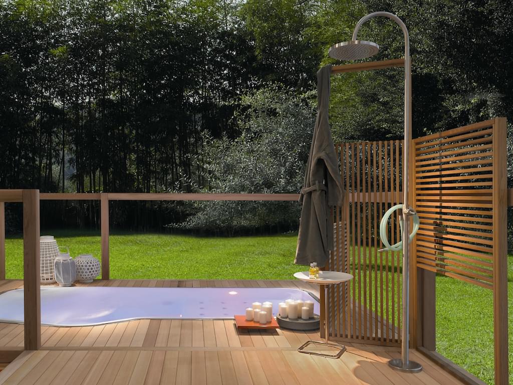Foto: 000-sfeerbeeld-zomer-tuin-balkon-betaalbaar-buitendouche-bron-Archiproducts