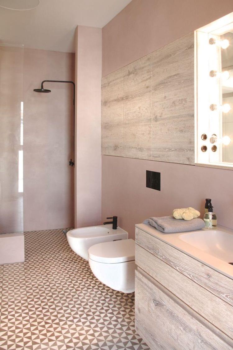 kleur-verf-badkamer-nostalgisch-landelijk-badkamermeubel-oud-roze