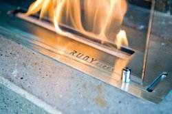 Met de Ruby Fires keramische brander is een veilig vuur mogelijk.