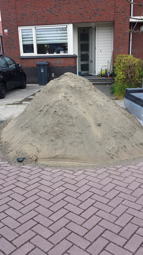 Foto: losgestort zand gekiept
