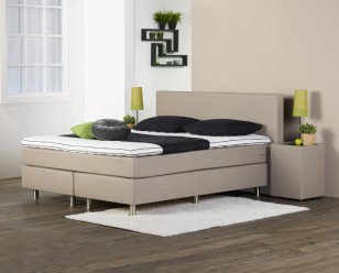 Foto: boxspring bed bron totaalbed 308 248