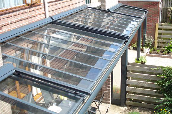 Foto: Grijze veranda daken aluminium