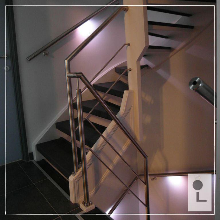 Foto: rvs balustrade schuin binnenkant trap