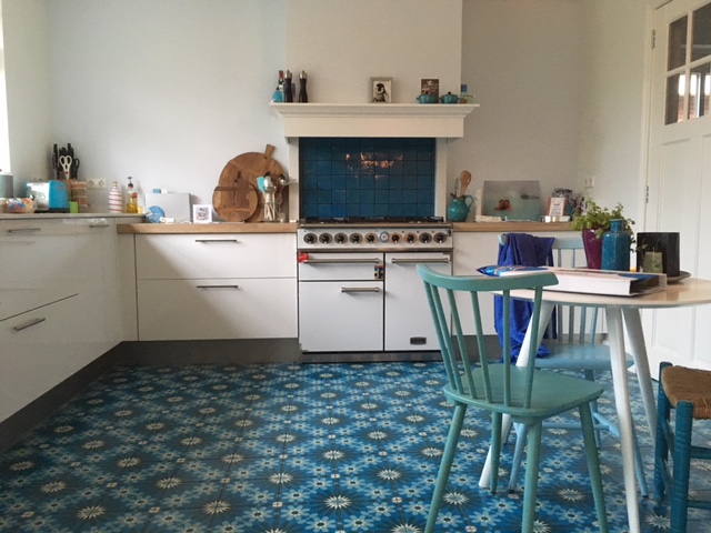 Foto: Azule 13 kwart Zellige Bleu Foncee keuken