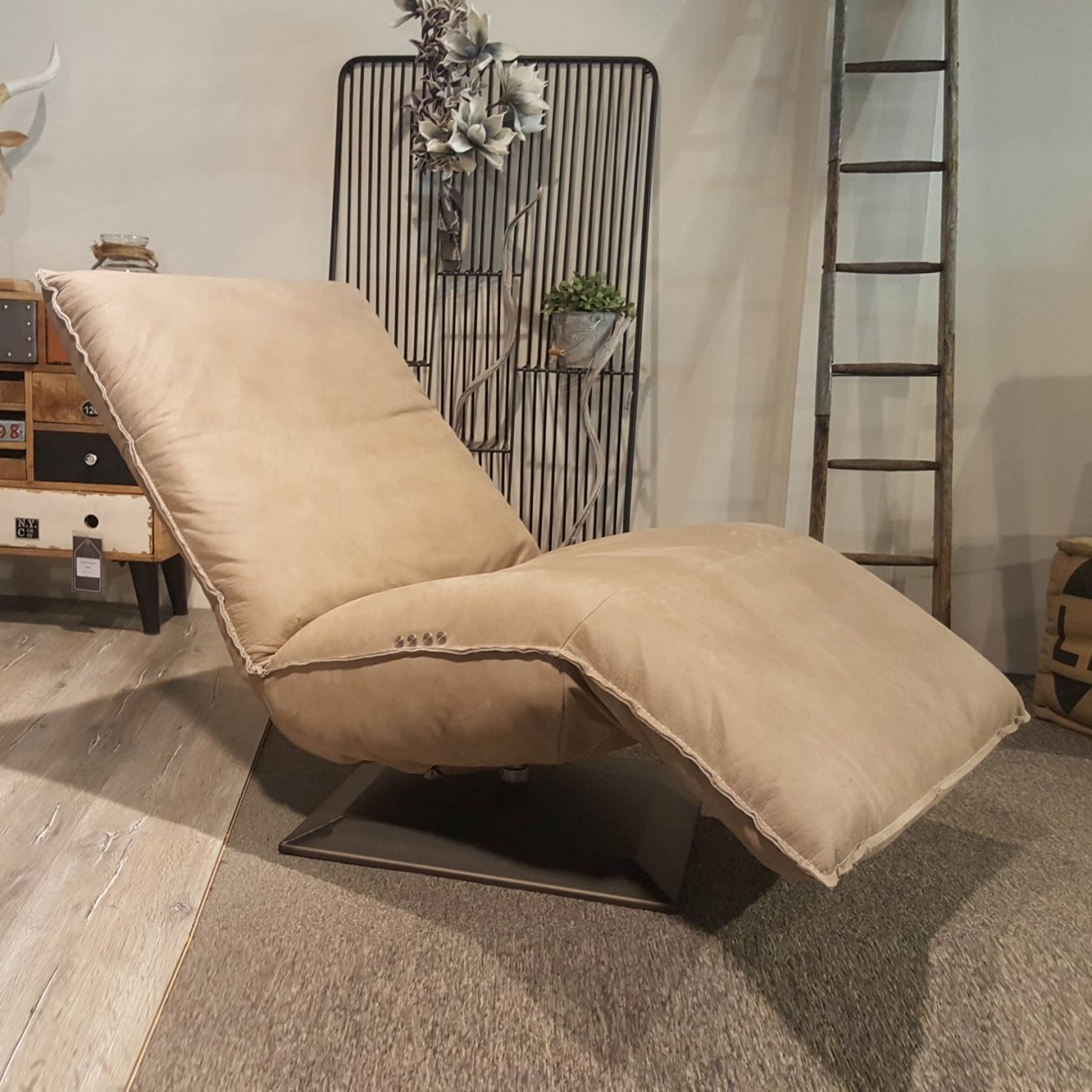 Foto: w3 relax fauteuil indi kenia tiptoetsen sfeer ligstand 1500x1500