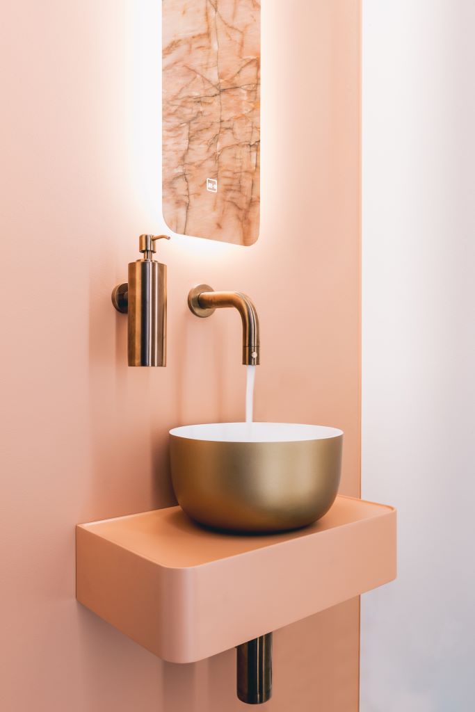 Foto: JEE O I combinatie bronze waskom flow en terra roze base midden