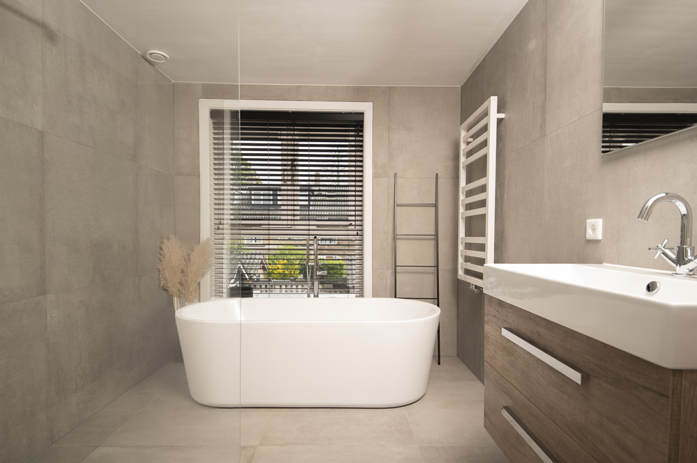 Foto : Blog: Hoe richt je een kleine badkamer in? | Luca Sanitair