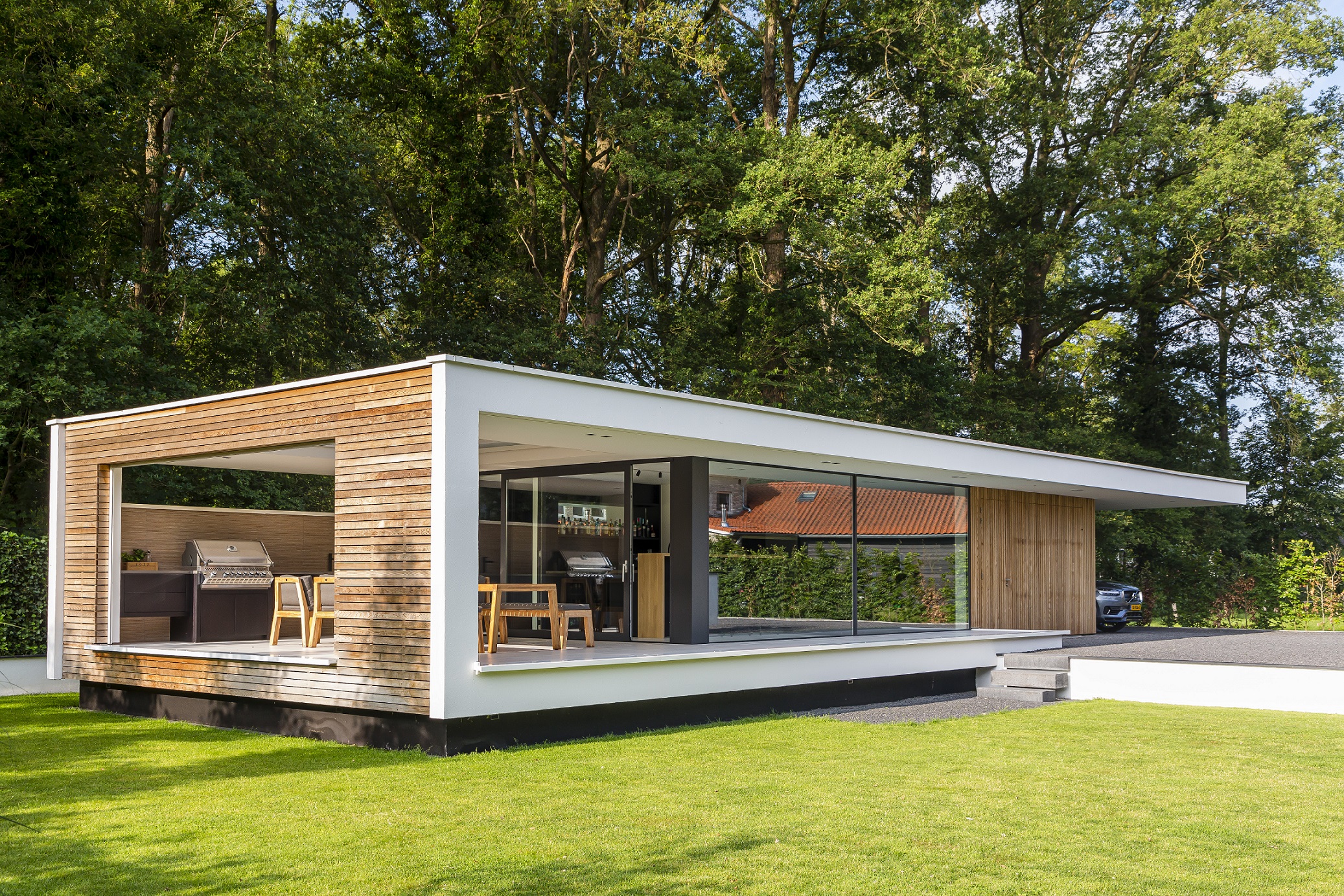 Foto: Villa bouwen   Luxe buitenverblijf met bar en garage   Lichtenberg Exclusieve Villabouw  3 
