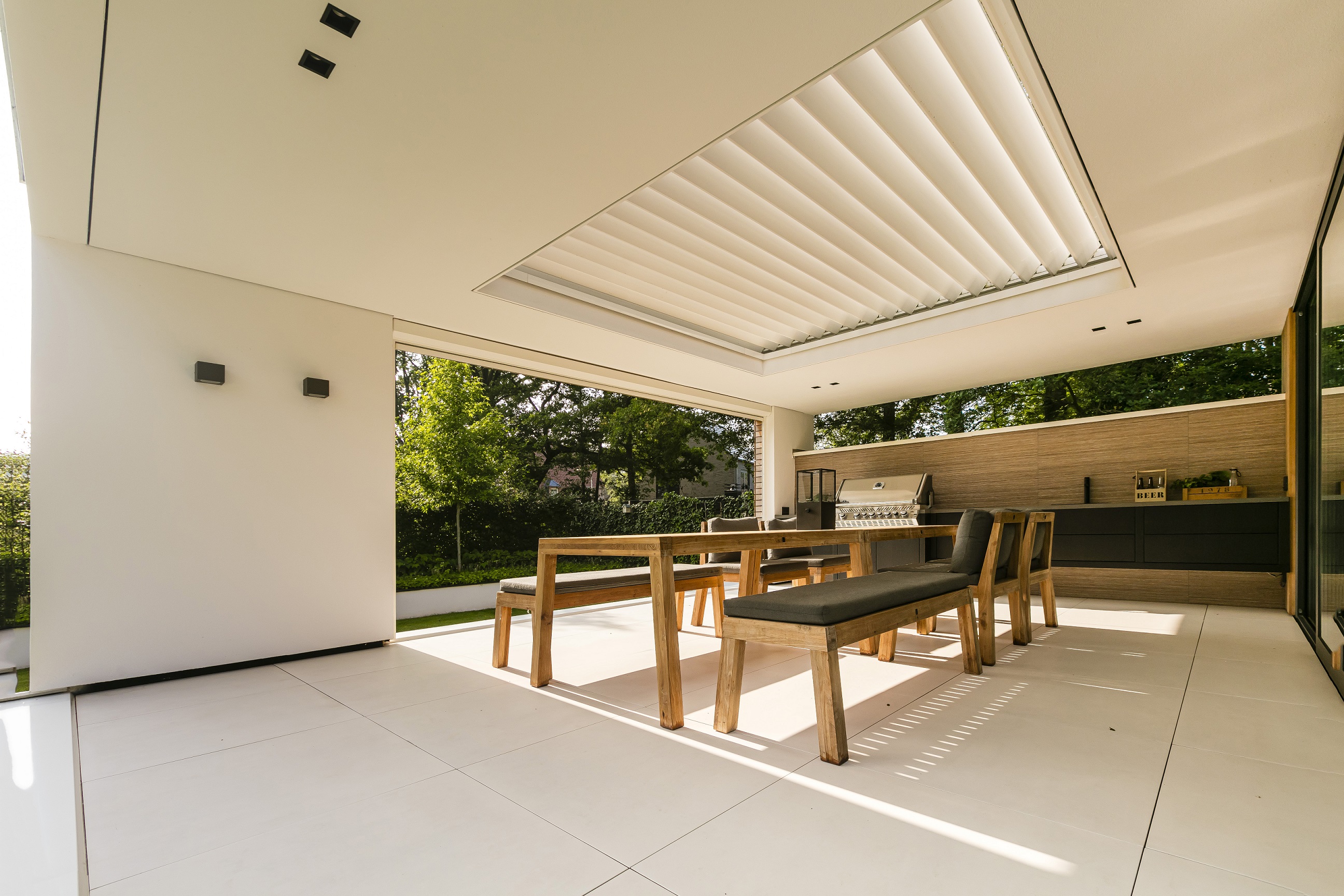 Foto: Villa bouwen   Luxe buitenverblijf met bar en garage   Lichtenberg Exclusieve Villabouw  4 