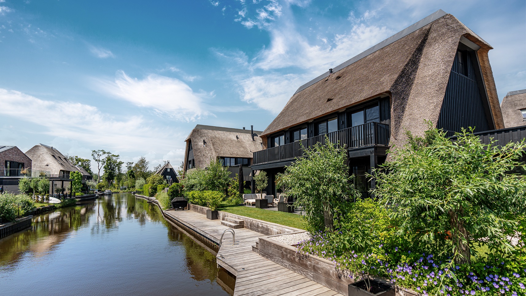 Foto: Rietgedekte villa bouwen   Villa nabij het IJmeer   Lichtenberg Exclusieve Villabouw  1 