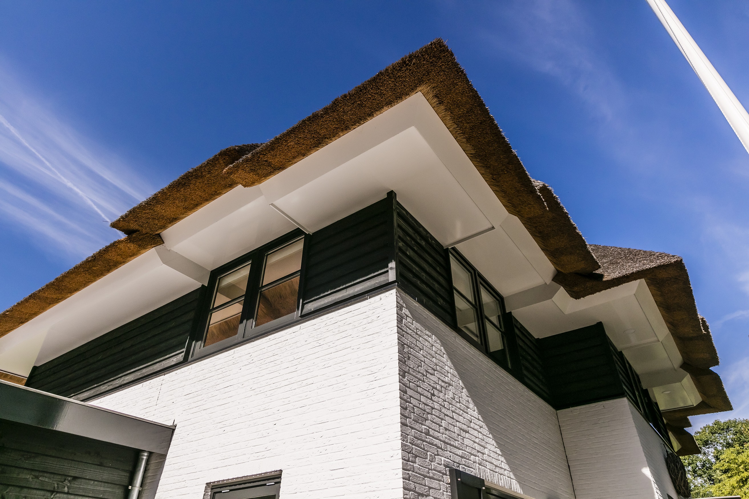 Foto: Rietgedekte villa bouwen   Rietgedekte villa te Warmond  Lichtenberg Exclusieve Villabouw  2 