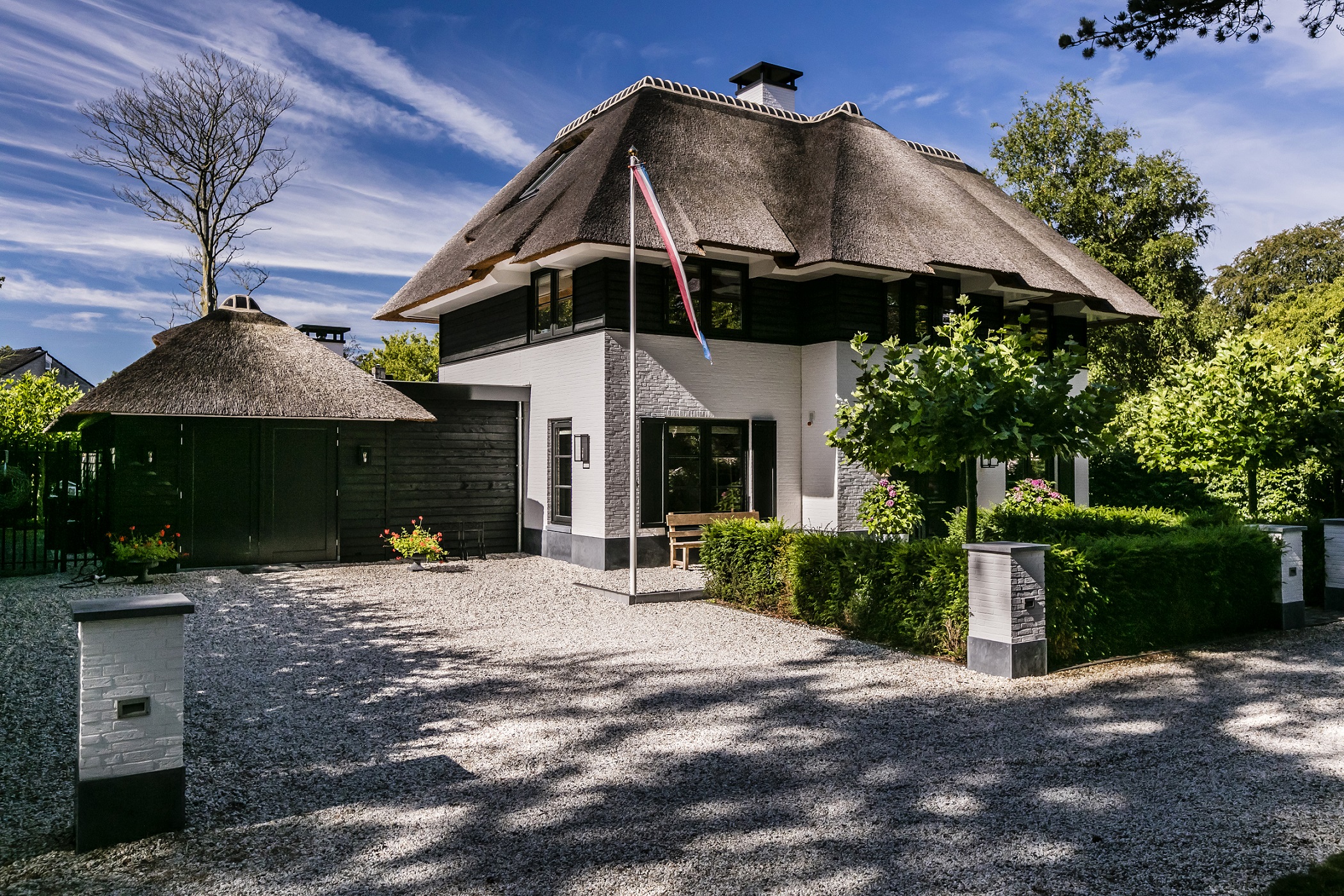 Foto: Rietgedekte villa bouwen   Rietgedekte villa te Warmond  Lichtenberg Exclusieve Villabouw  4 