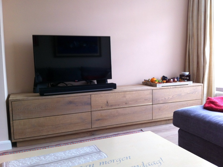 Foto: eiken tv meubel ladenkast