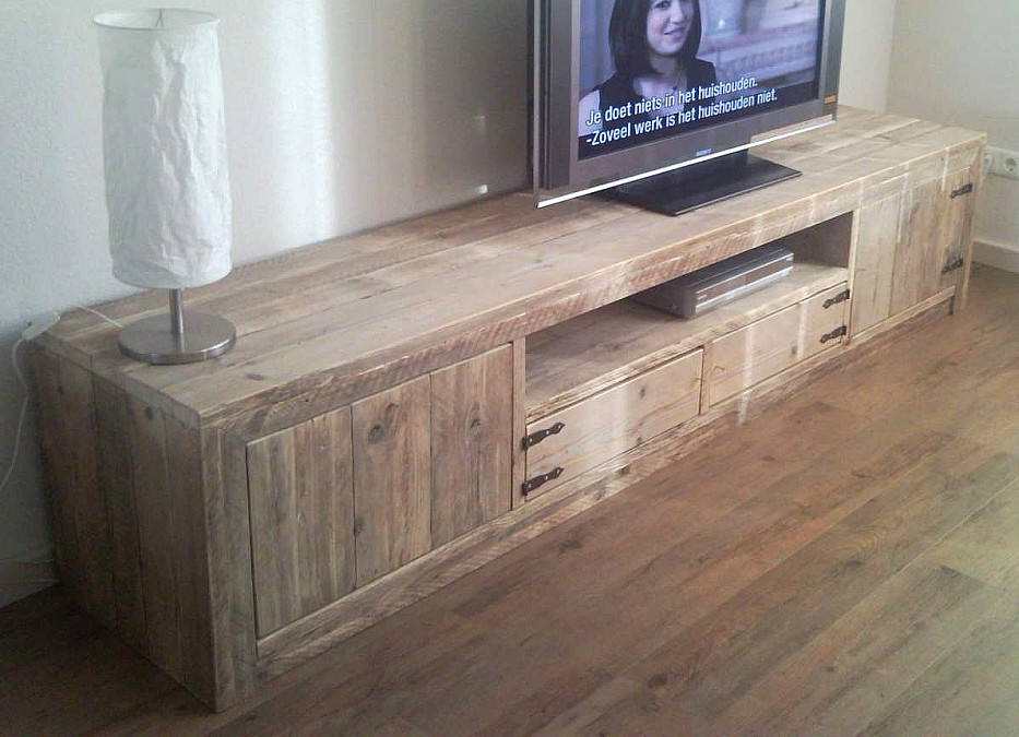 Foto: steigerhouten tv meubel eigen ontwerp