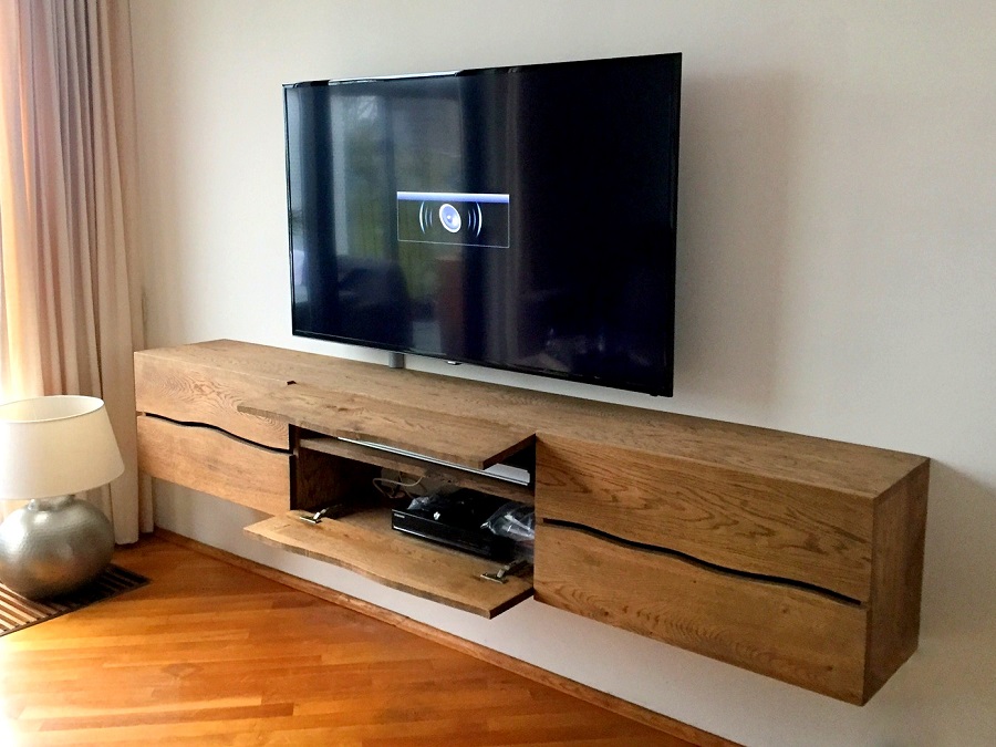 Foto: zwevend tv meubel met kleppen