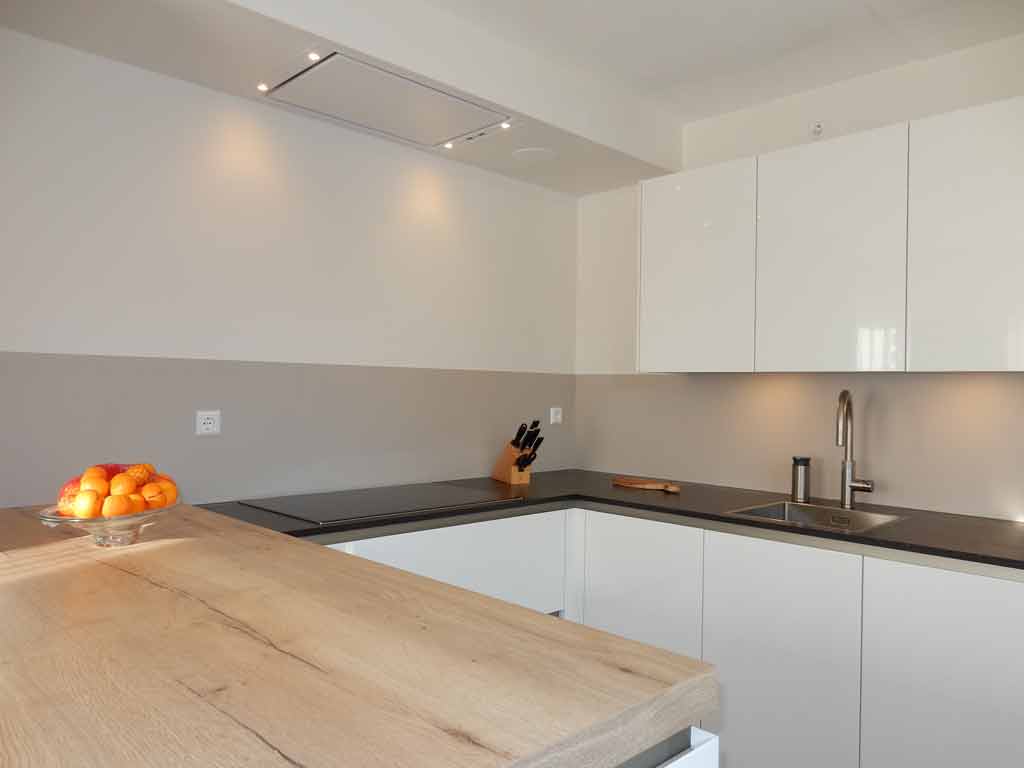 Foto : Luxe aluminium keuken achterwanden van Bokmerk