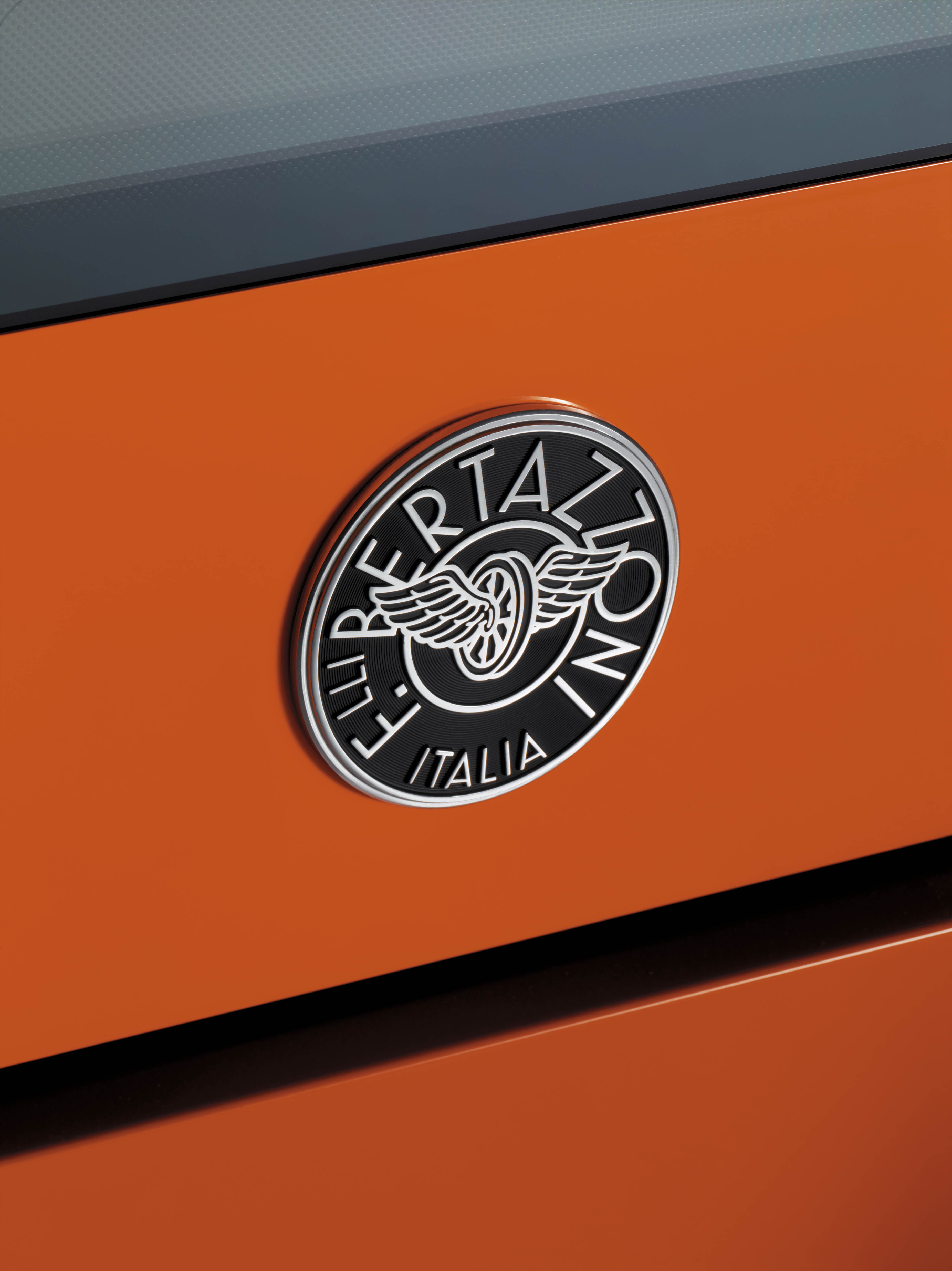 Foto: orange oven door