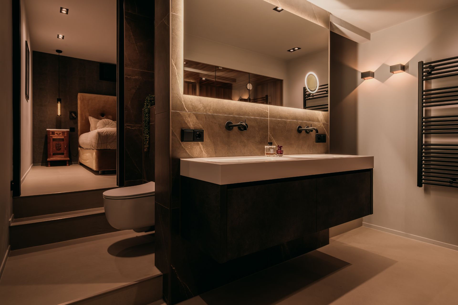 Foto: luxe en suite badkamer in woonark loenen aan de vecht   012