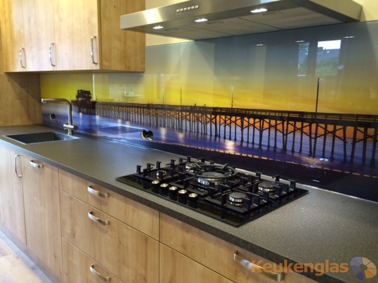 Foto: w3 Glazen keuken achterwand met pier in schemering Spijkenisse