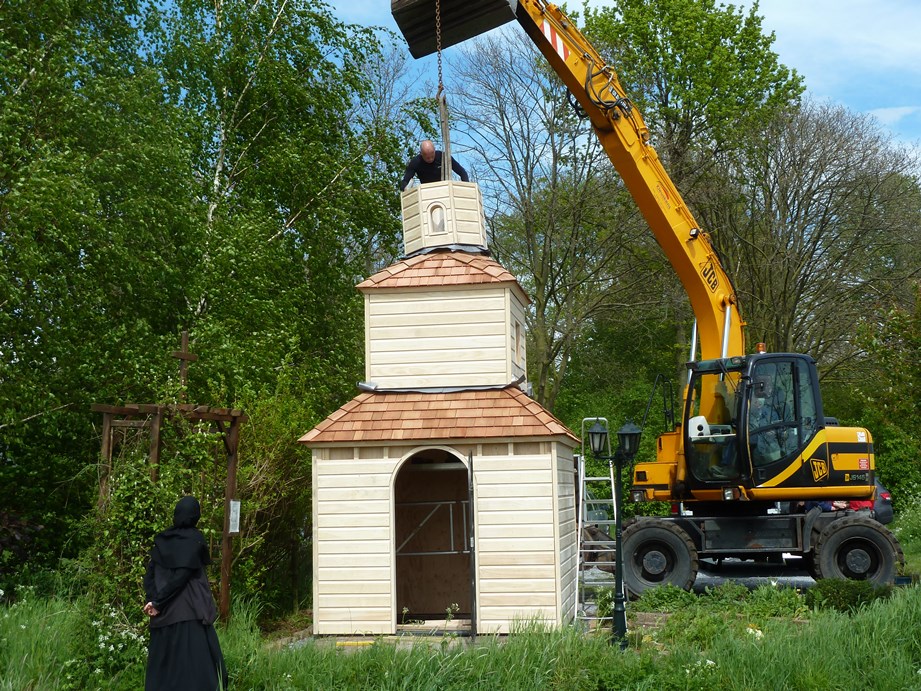 Foto: Finnlogs houtbouw houtskeletbouw Orthodox kapelletje 22