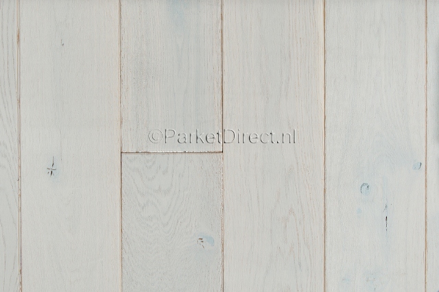 Foto: Massief Parket LeBois geborsteld wit gelakt close up 1