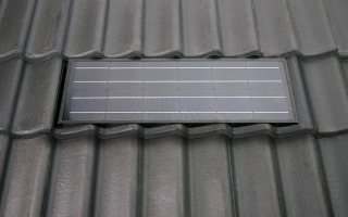 Sneldekker-solarpan-gemonteerd-in-dak-320x200.jpg