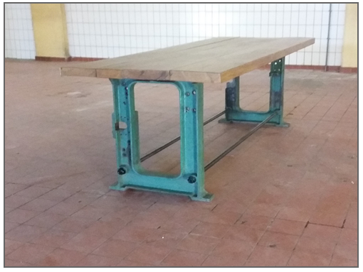 Foto: Industriele tafel 05