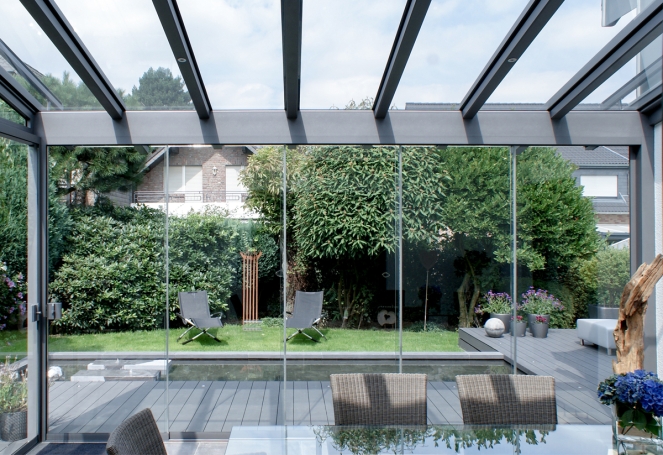 Foto : Glass Glide: Transparantie in Beweging