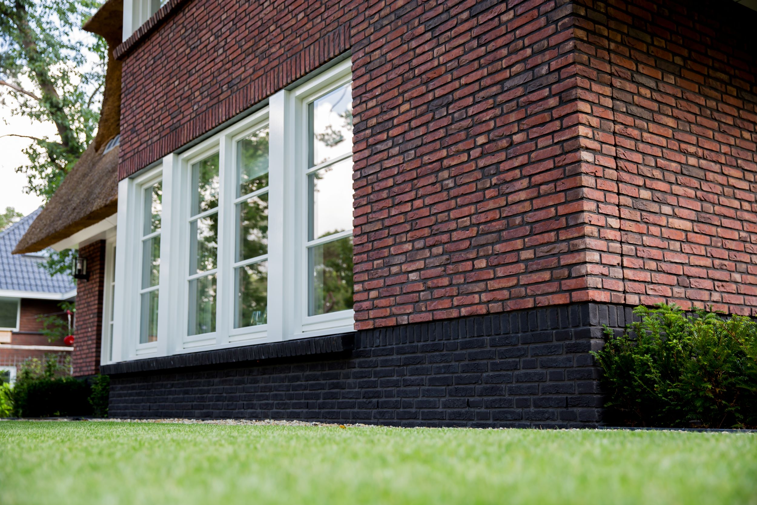 Foto: 25 valkuilen villa bouwen   Villa met details gevel Architectuurwonen