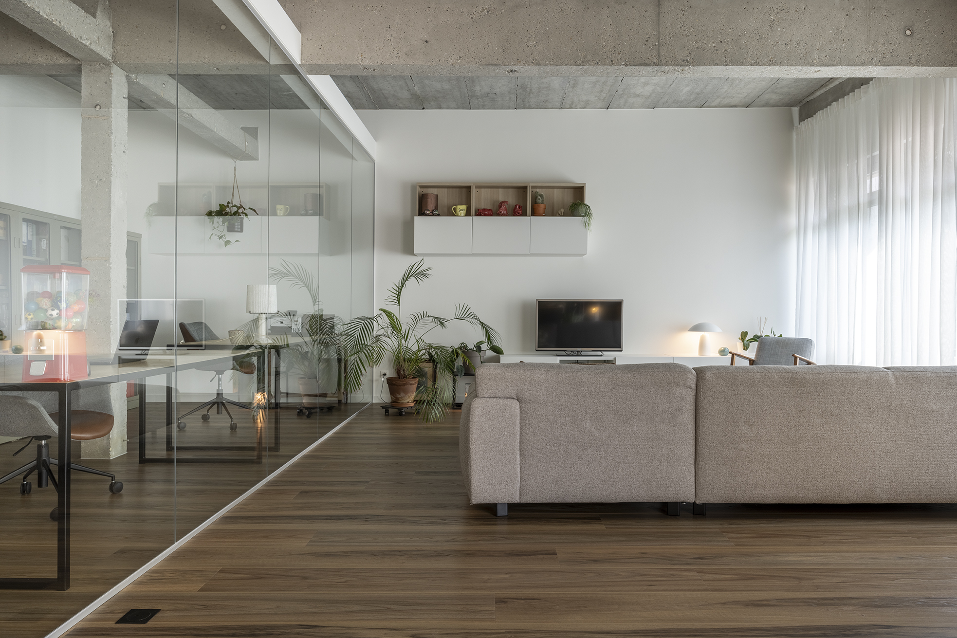 Foto : Hoe een postkantoor een warme woning werd dankzij de Coretec®-vloer