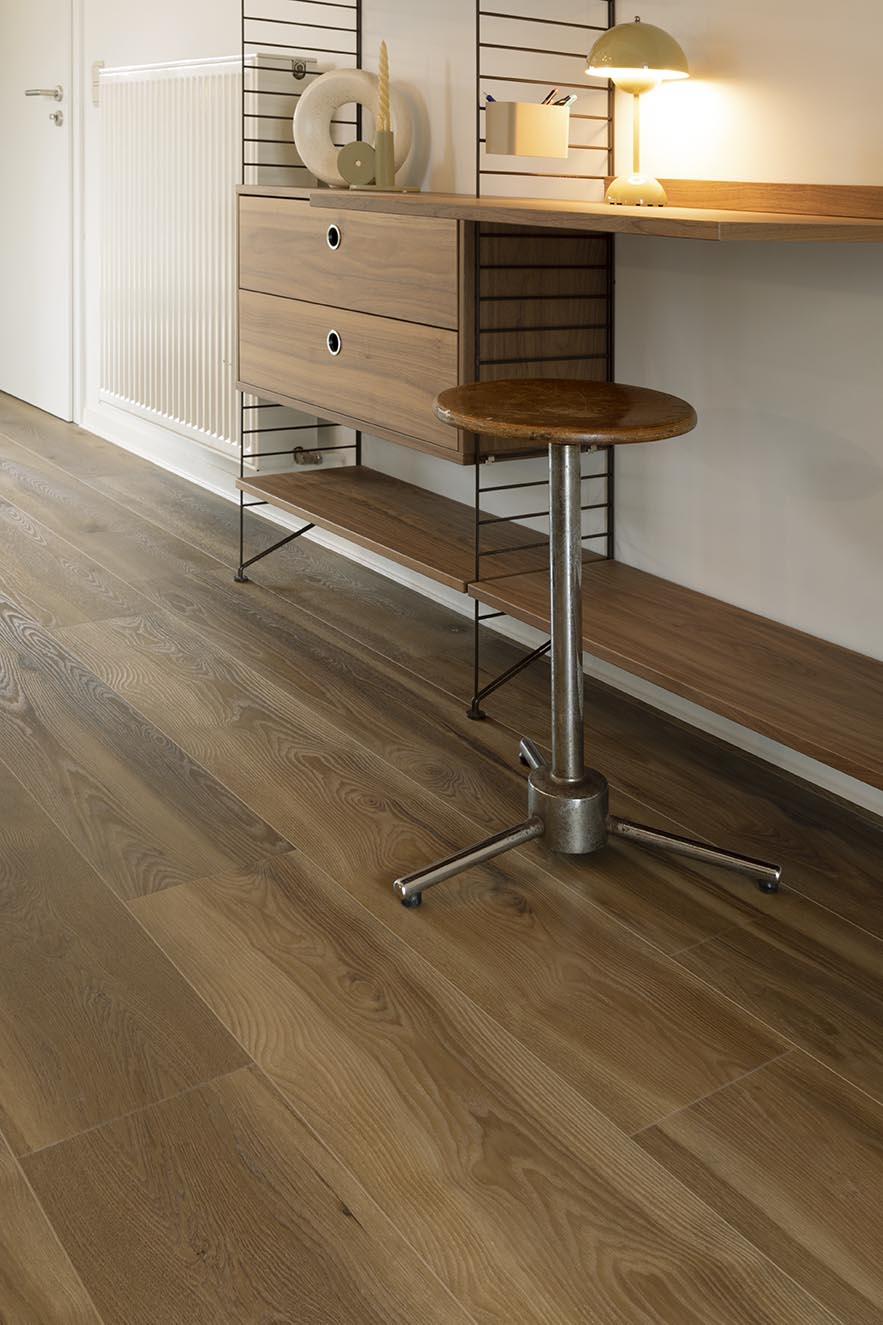 Foto: Wonennl COREtec Ocala walnut 50 LVRE 2087 heist op den berg 7