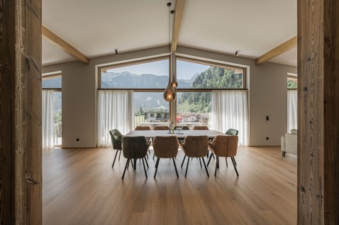 Foto : Een droomvakantie wacht: Schrofenblick Alpen Resort onthult indrukwekkende transformatie