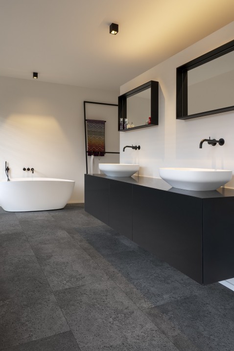Foto : COREtec® vloeren zijn prima geschikt voor in een badkamer