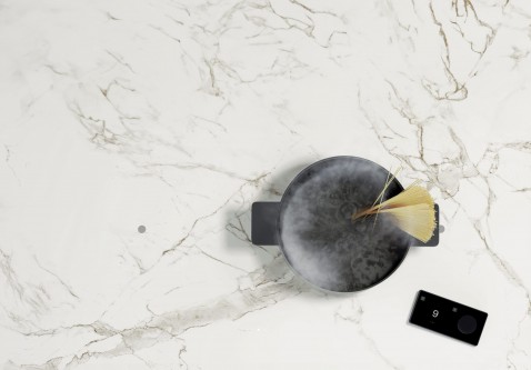 Foto : Novy Undercover inductiekookplaat 107 cm– Koken op een werkblad, helemaal onzichtbaar