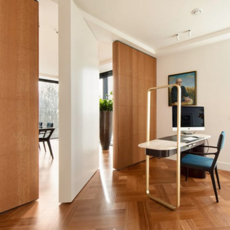 Foto: Gebruik stijlvolle raambekleding als kamerafscheiding  1 