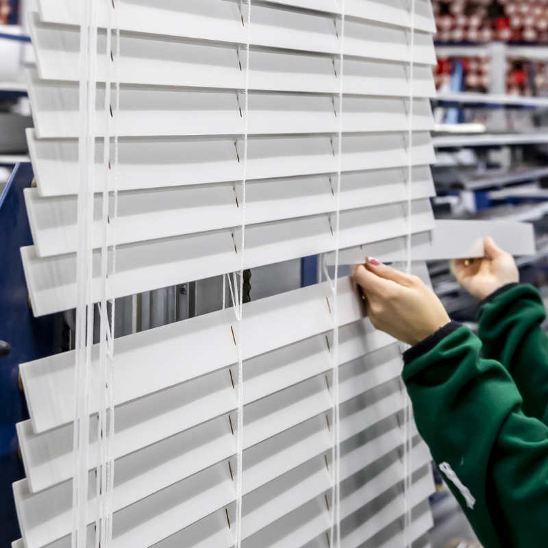 Foto: Raamdecoratie op maat  een ambachtelijk product  2 