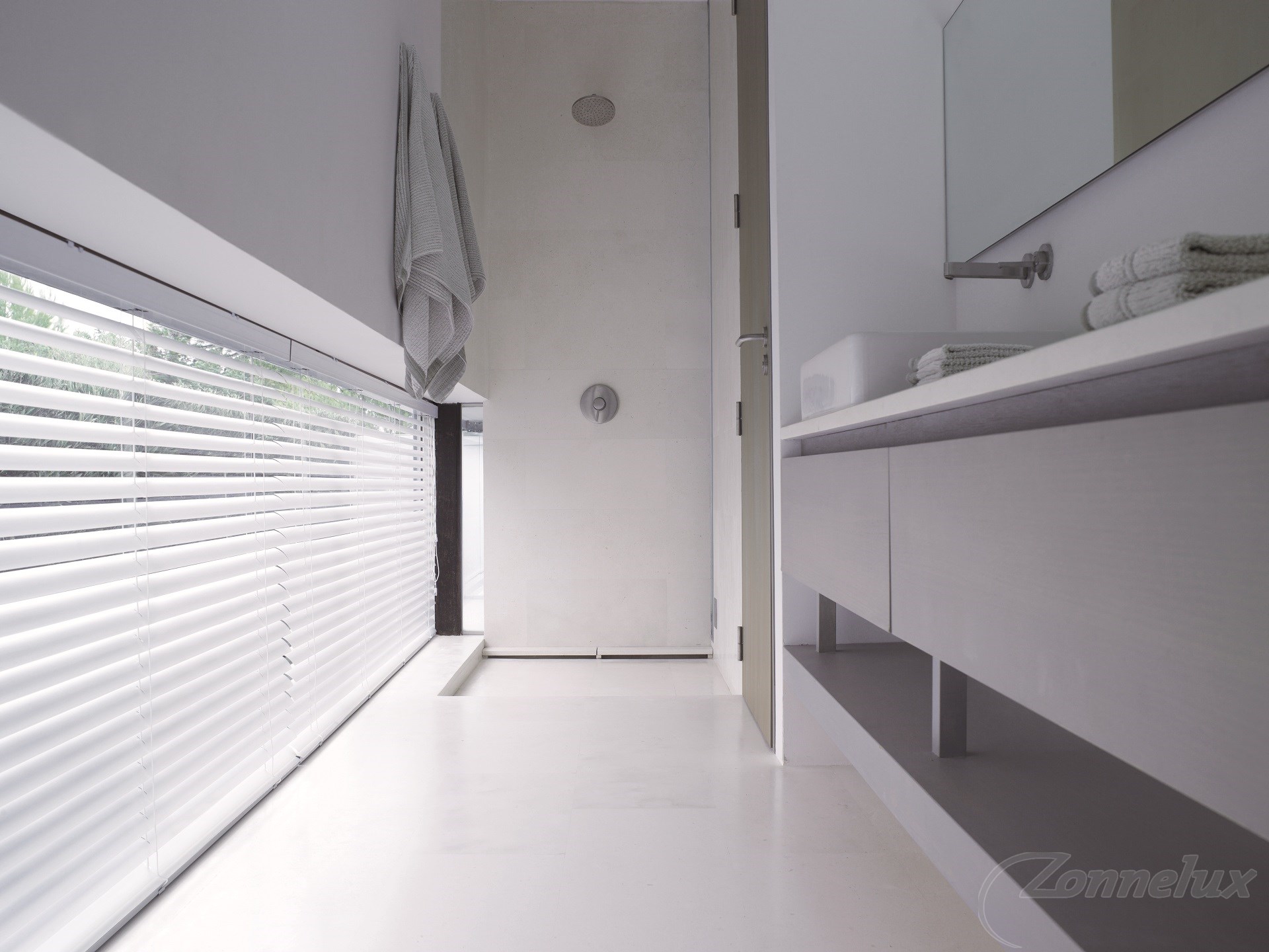 Foto: zonnelux aluminium jaloezie badkamer