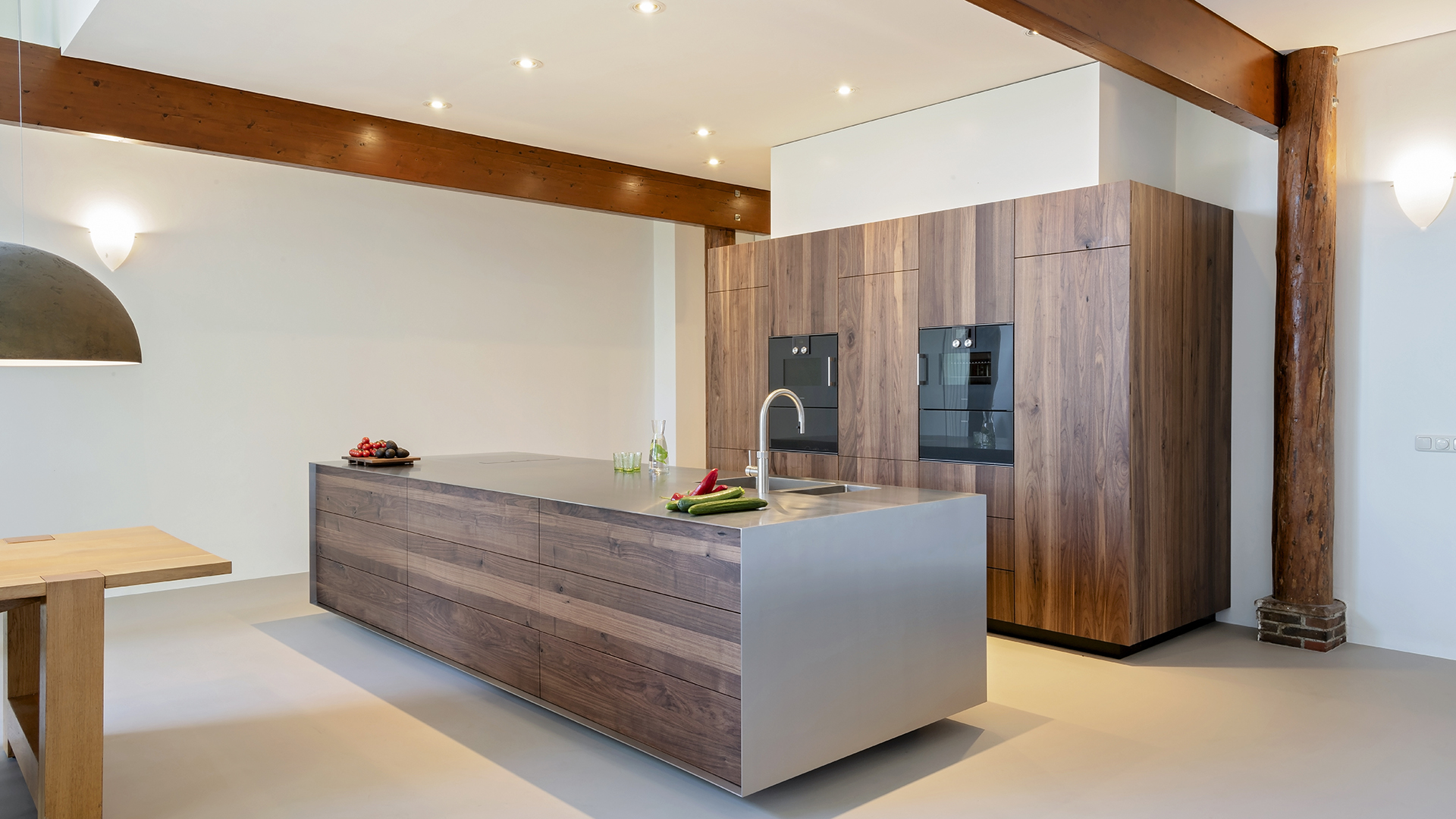 Foto : RVS Kookbruggen van Merito: Maatwerk in de Professionele Keuken