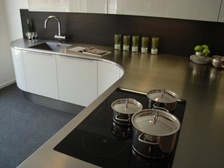 Foto: Rvs blad met ronding 1