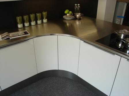 Foto: Rvs blad met ronding 2