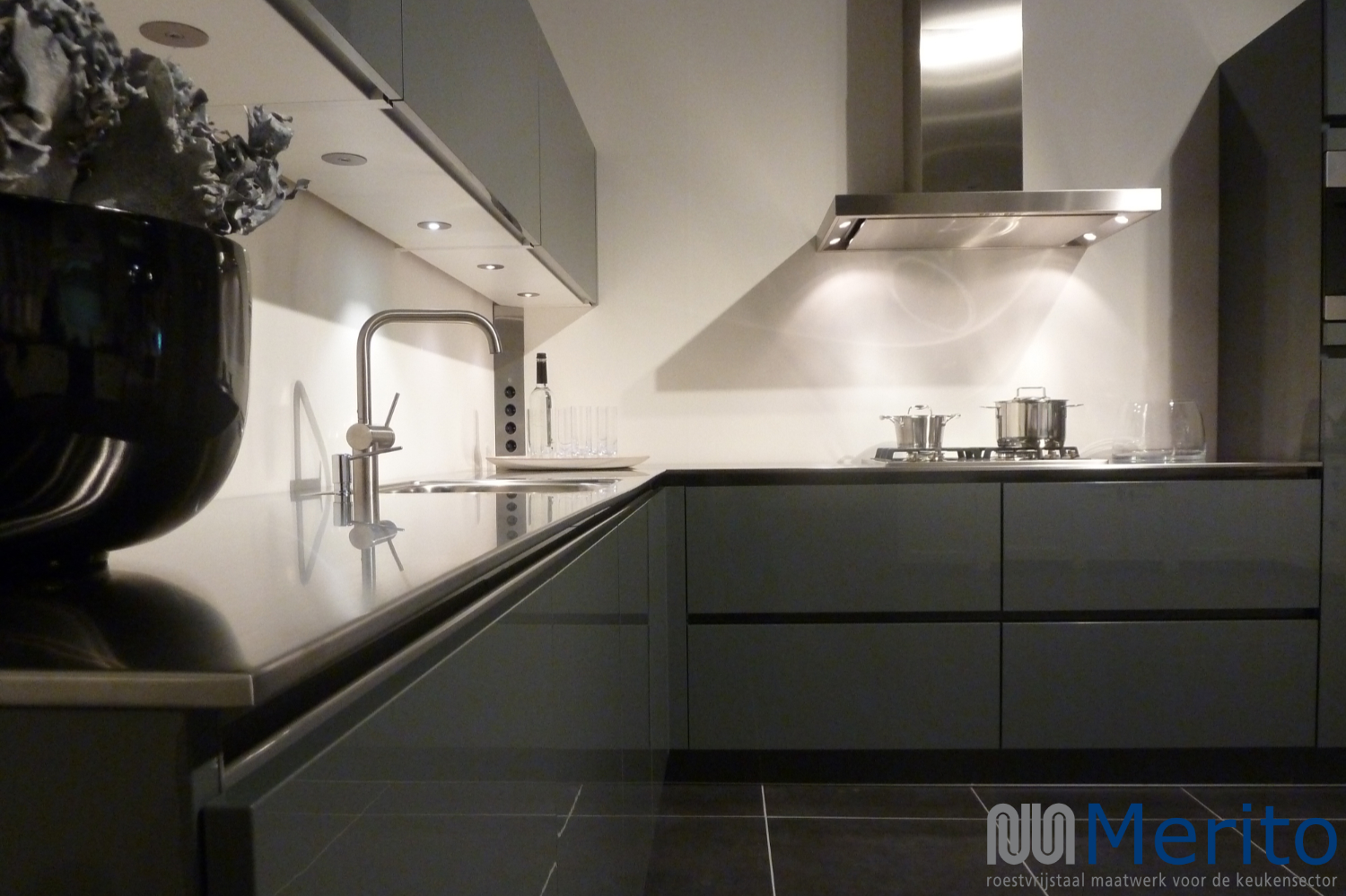 Foto: designkeuken RVS aanrechtblad Merito 3