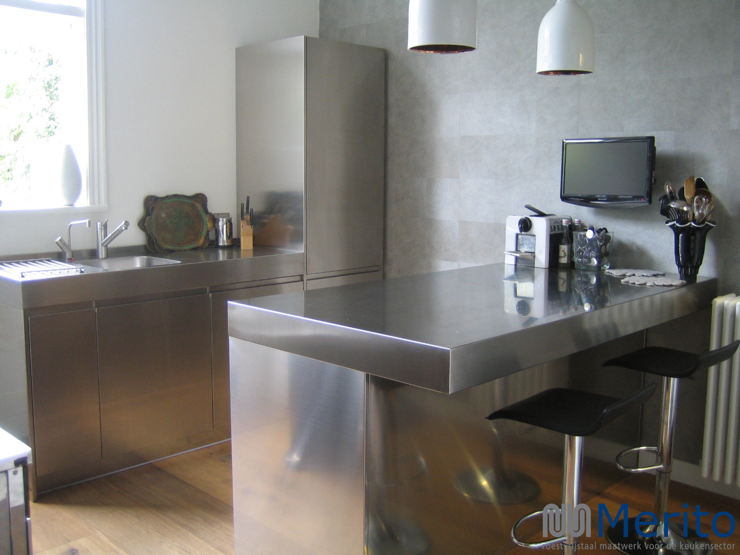 Foto: designkeuken RVS kastjes bar Merito