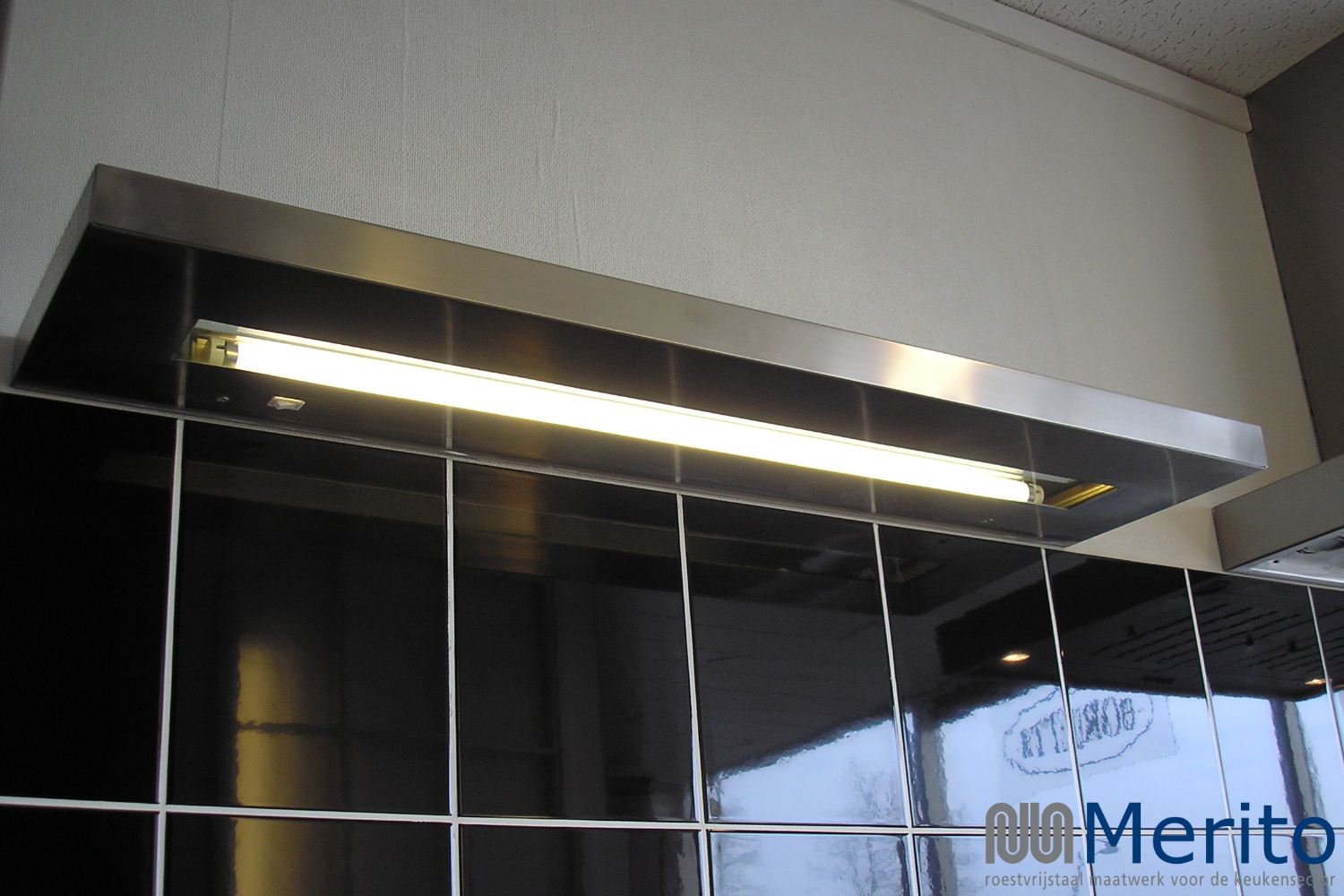 Foto: designkeuken RVS lichtbak Merito 2