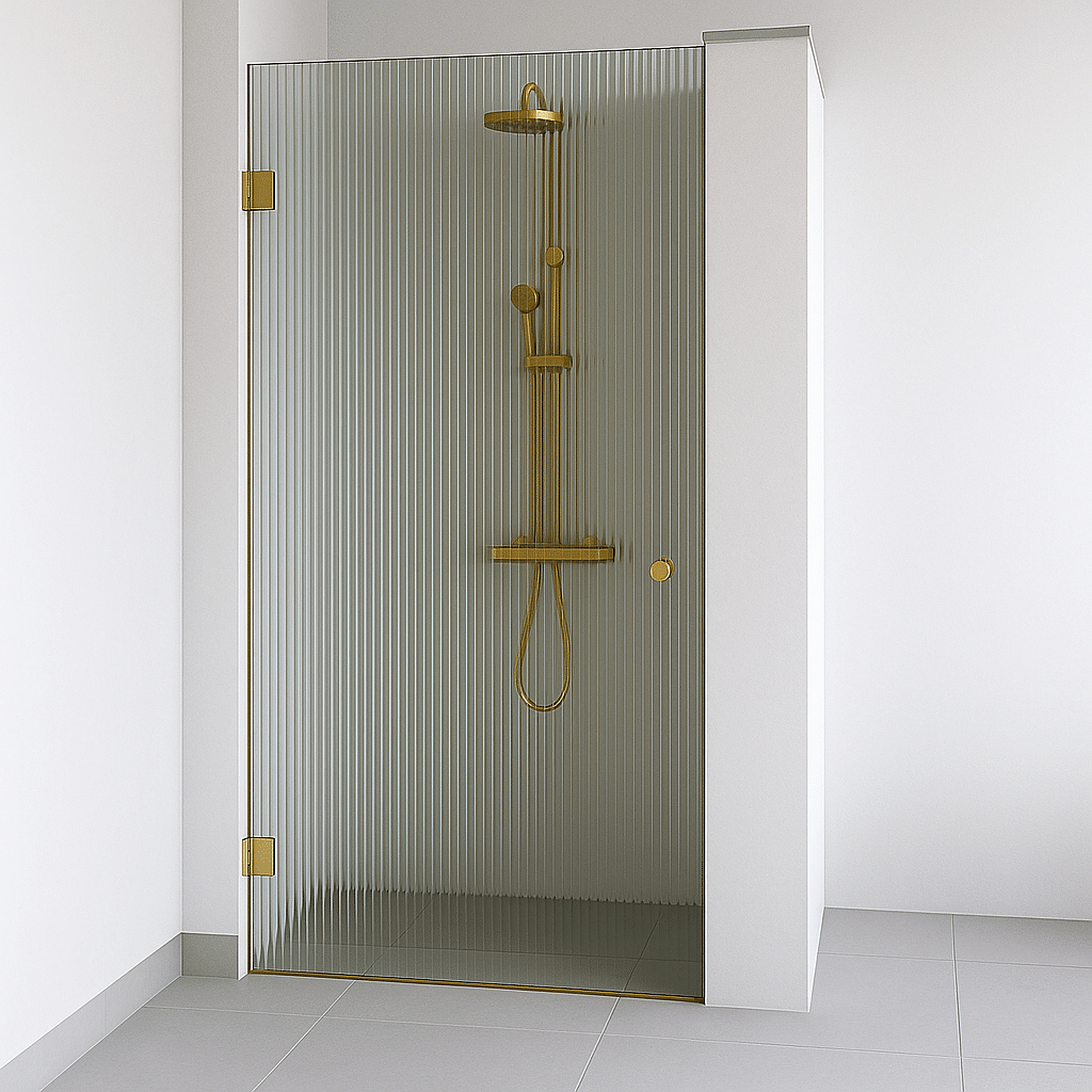 Foto: enkele douchedeur ribbel glas messing