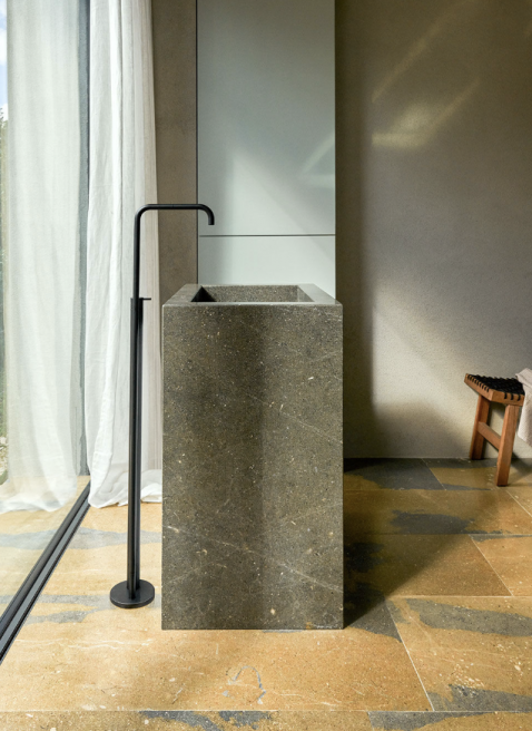 Foto : VOLA FS2: Vrijstaande Kraan voor Wastafel