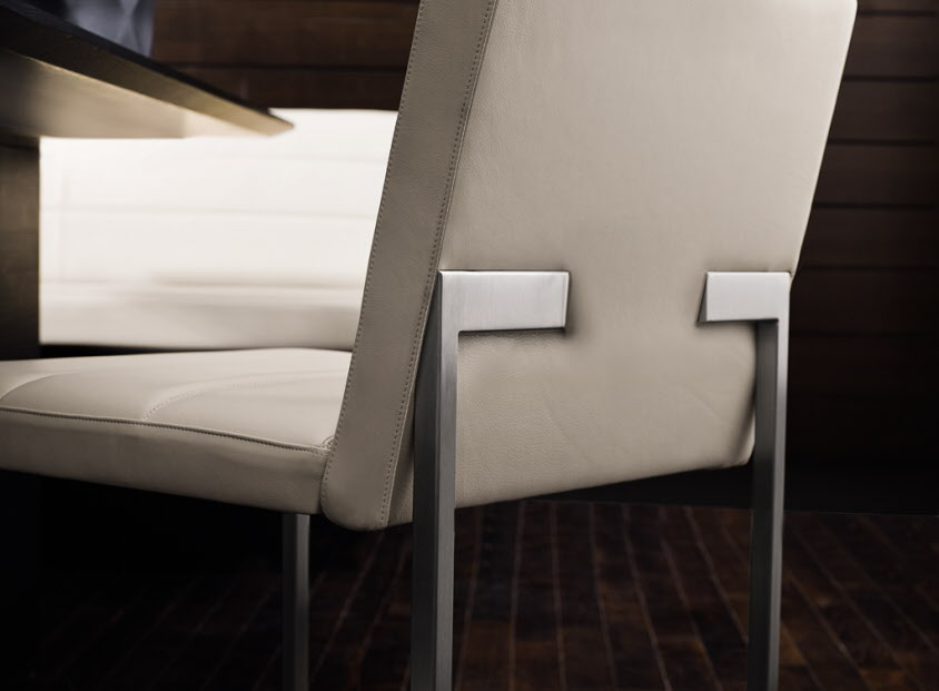 Foto:  ARTESIO   Chair closeup