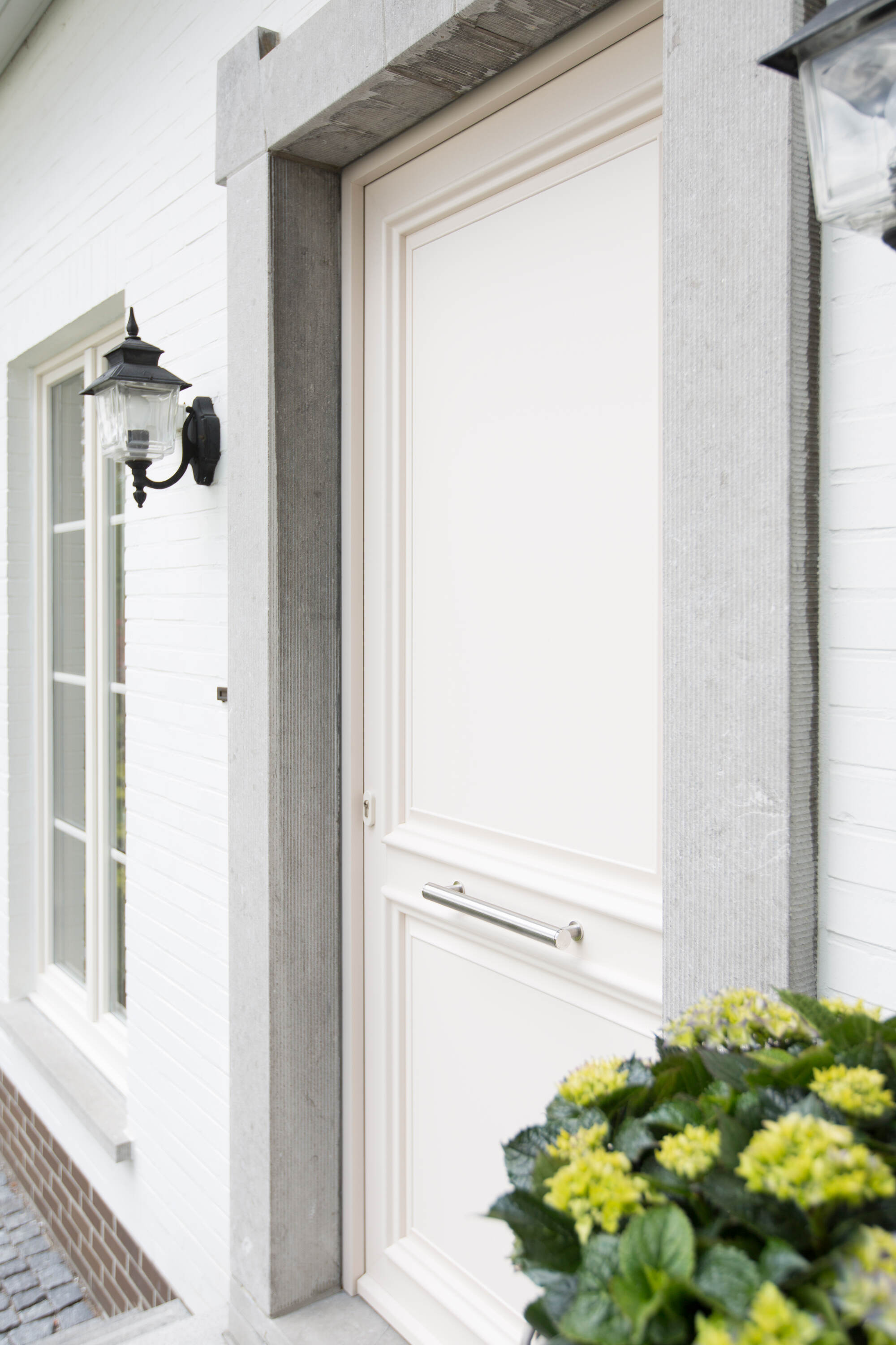 Crèmekleurige klassieke voordeur