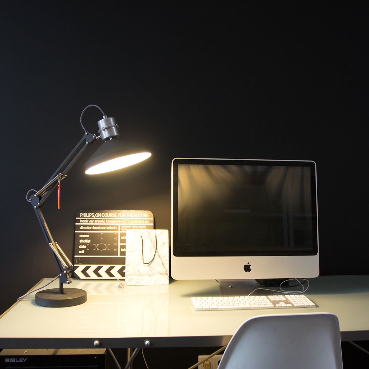 Foto : Ben je zoek naar een mooie bureaulamp voor je thuiswerkplek?
